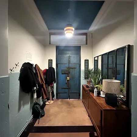 Large Architect-designed House With Rooftop باريس