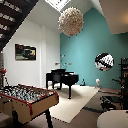 Apartament Large Architect-designed House With Rooftop Paryż