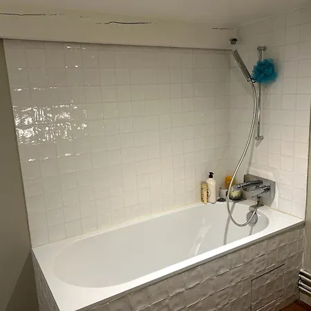 Large Architect-designed House With Rooftop Apartament *